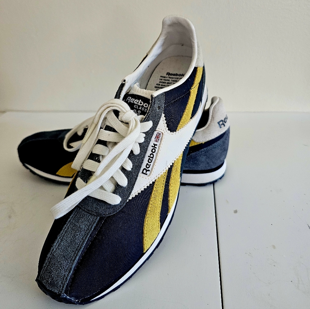 Vintage Reebok Sneakers - New